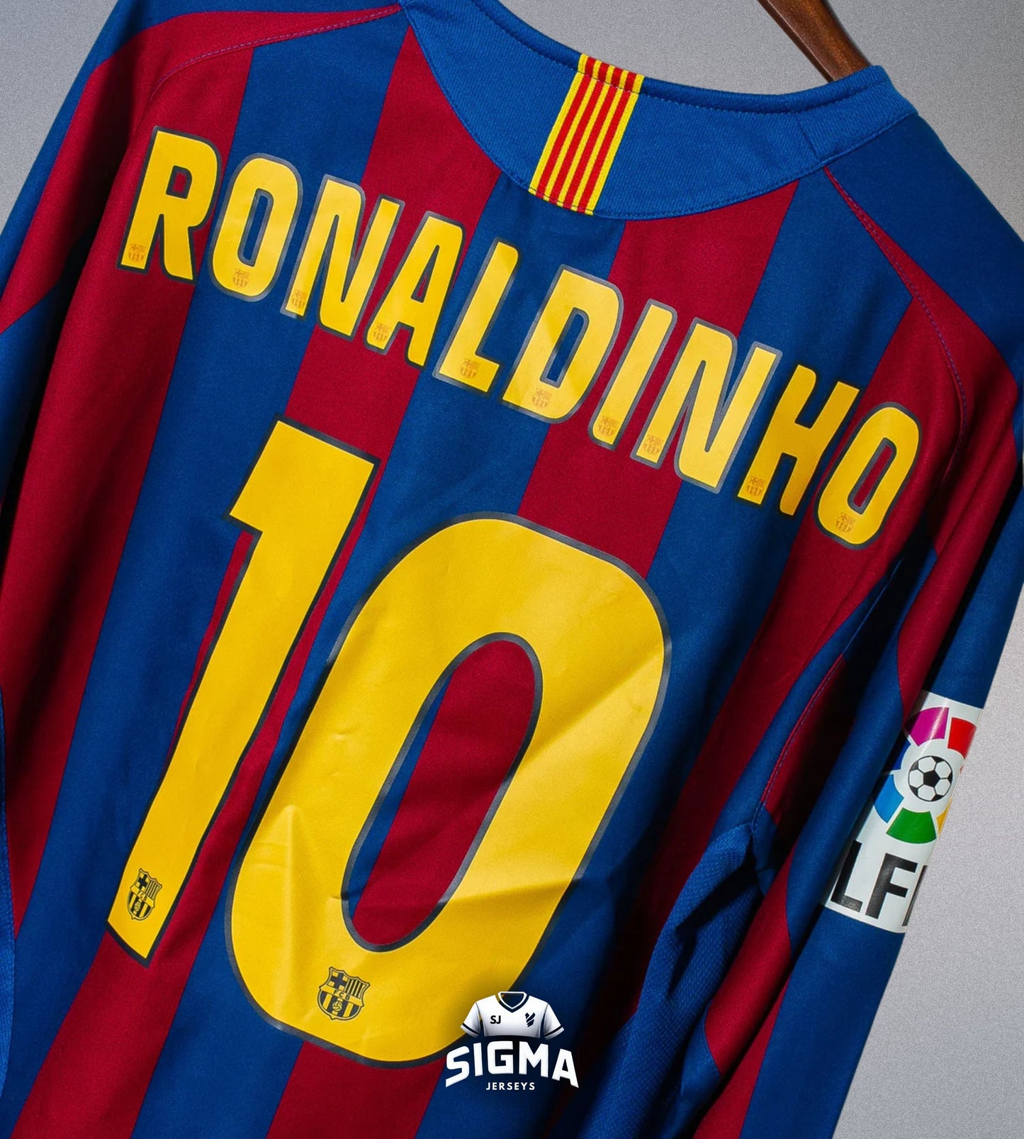 RONALDINHO #10, Barcelona Local 2005/06